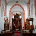 Kirchenschiff mit Blick zum Chor